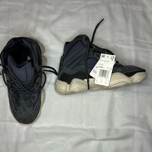 Men’s Yeezy 500 High sneakers 5.5 never worn NWT